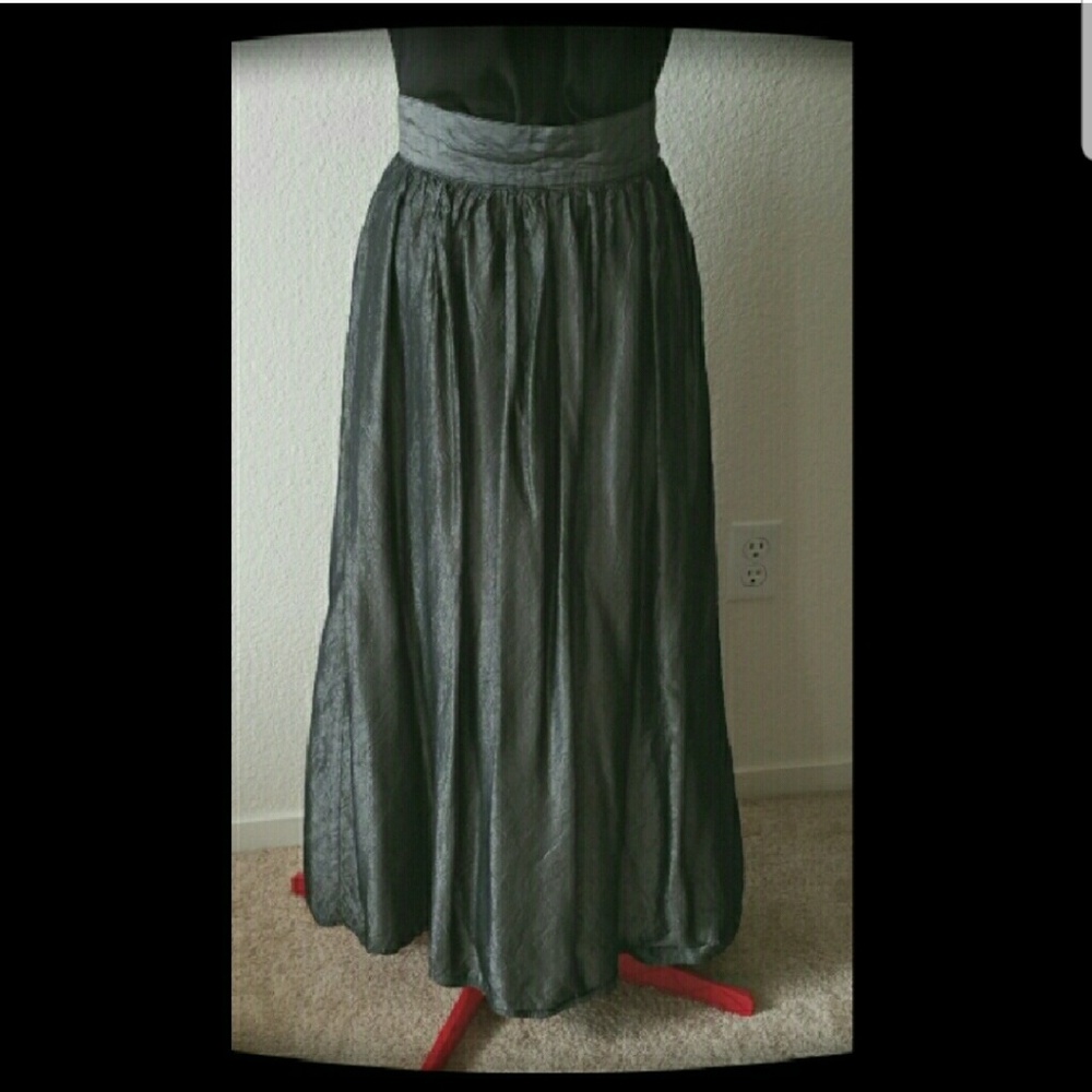 Vintage Witchy Metallic 90s Taffeta Skirt⚘️HP⚘️Gunmetal Size XS/S 25.5"